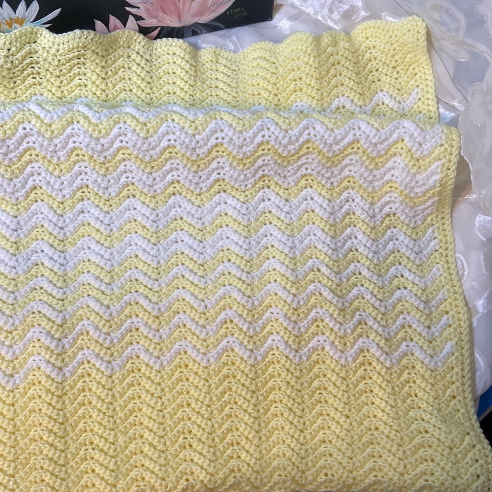 NWT hand crocheted stroller/bassinet blanket